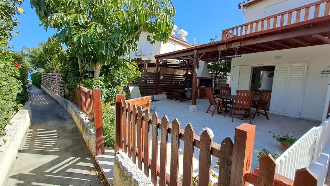 Relaxing Seaside Manors Apartment Larnaca Bagian luar foto