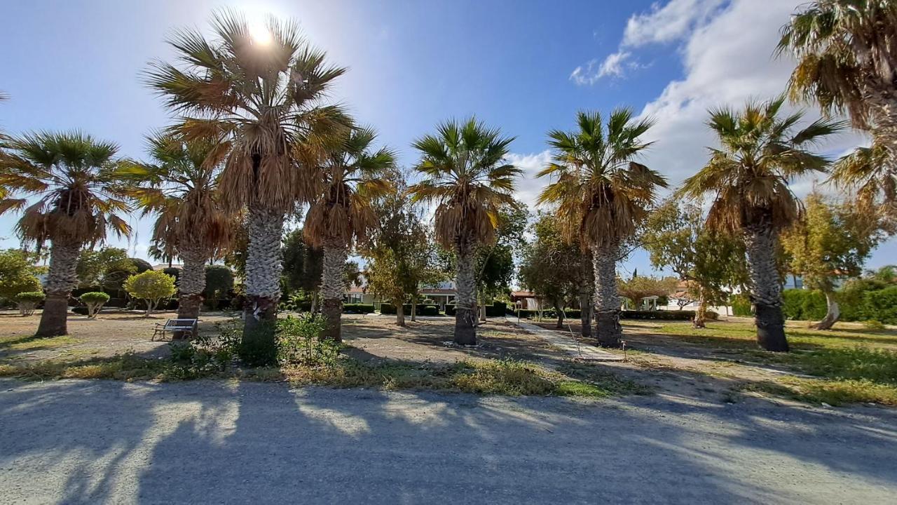 Relaxing Seaside Manors Apartment Larnaca Bagian luar foto