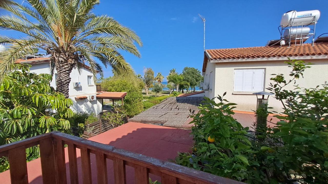 Relaxing Seaside Manors Apartment Larnaca Bagian luar foto