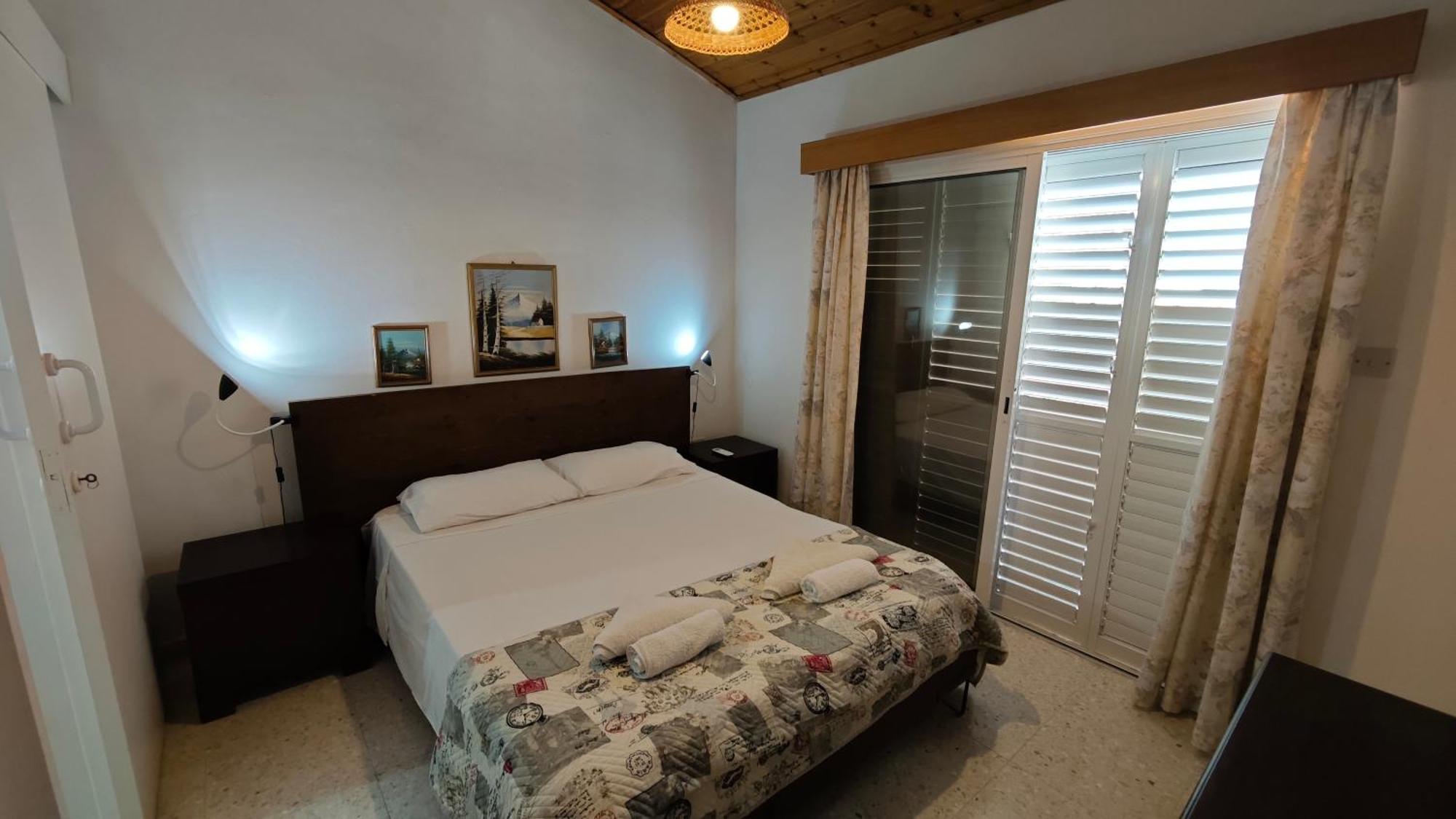 Relaxing Seaside Manors Apartment Larnaca Bagian luar foto