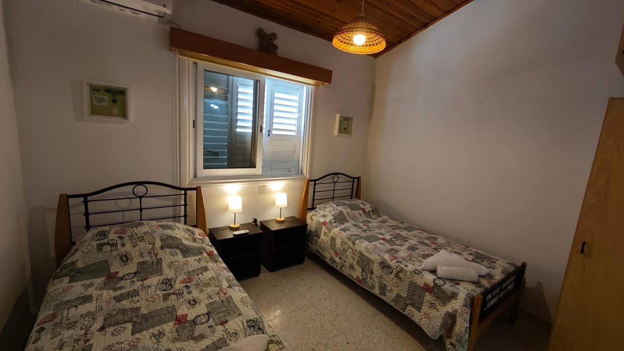 Relaxing Seaside Manors Apartment Larnaca Bagian luar foto